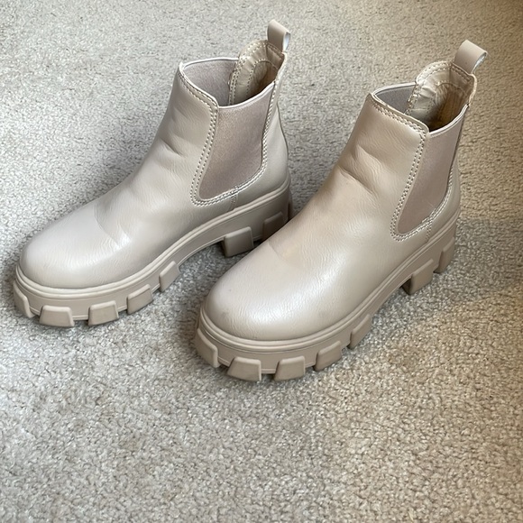 Darielle ankle boot - Picture 2 of 5